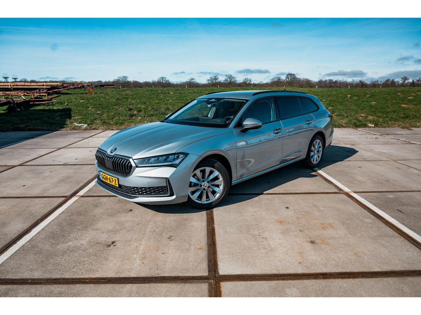 Škoda Superb Combi 1.5 TSI MHEV First Edition | TREKHAAK | CAMERA | LED | ALL SEASON BANDEN