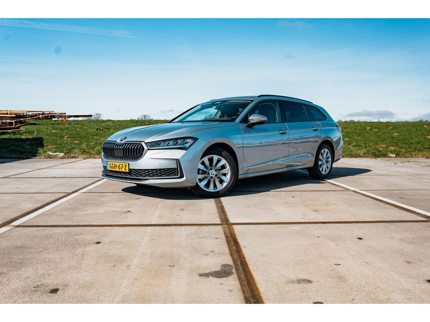 Škoda Superb Combi 1.5 TSI MHEV First Edition | TREKHAAK | CAMERA | LED | ALL SEASON BANDEN