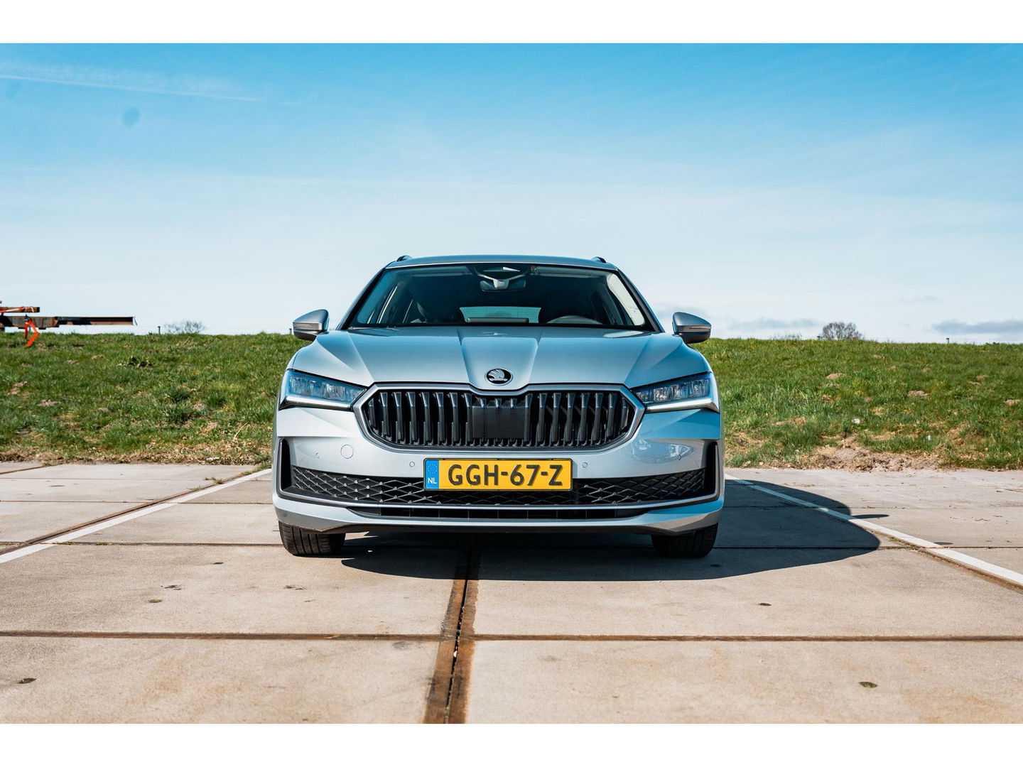 Škoda Superb Combi 1.5 TSI MHEV First Edition | TREKHAAK | CAMERA | LED | ALL SEASON BANDEN