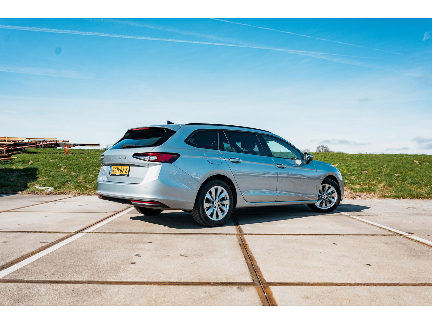 Škoda Superb Combi 1.5 TSI MHEV First Edition | TREKHAAK | CAMERA | LED | ALL SEASON BANDEN