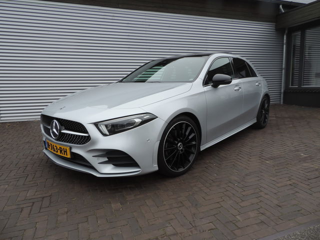 Mercedes-Benz A-Klasse - 220 Launch Edition Premium Plus panorama dak sfeerlicht vol vol
