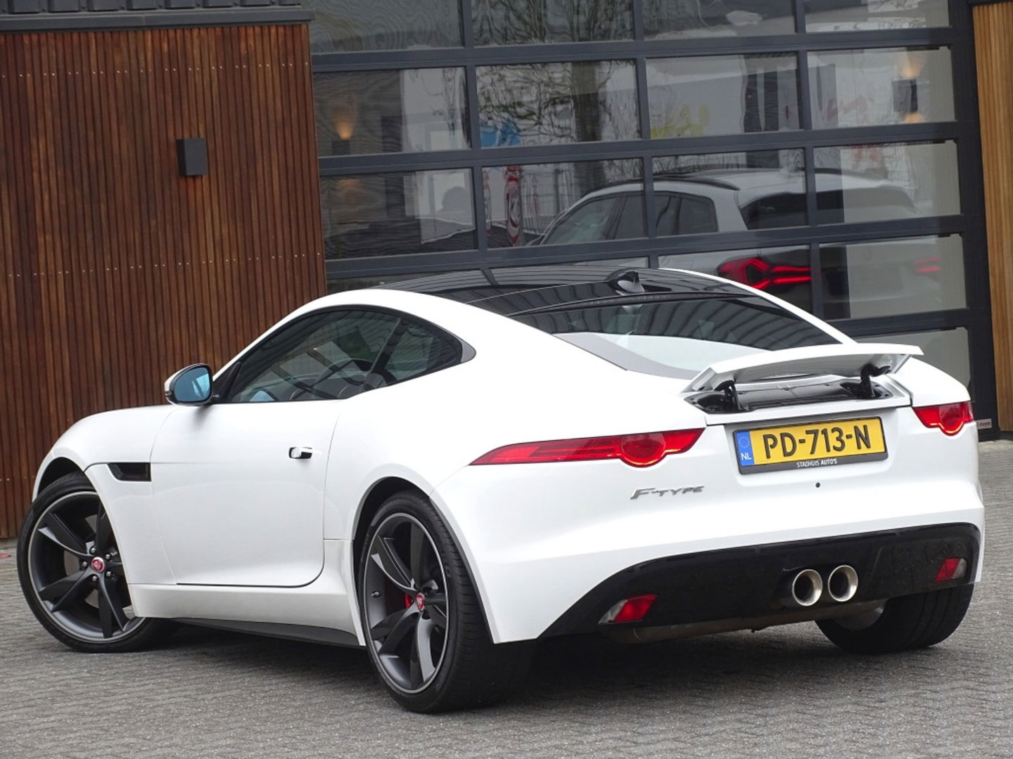 Jaguar F-Type 3.0 V6 Supercharged 400PK Coupé / carbon *NAP*