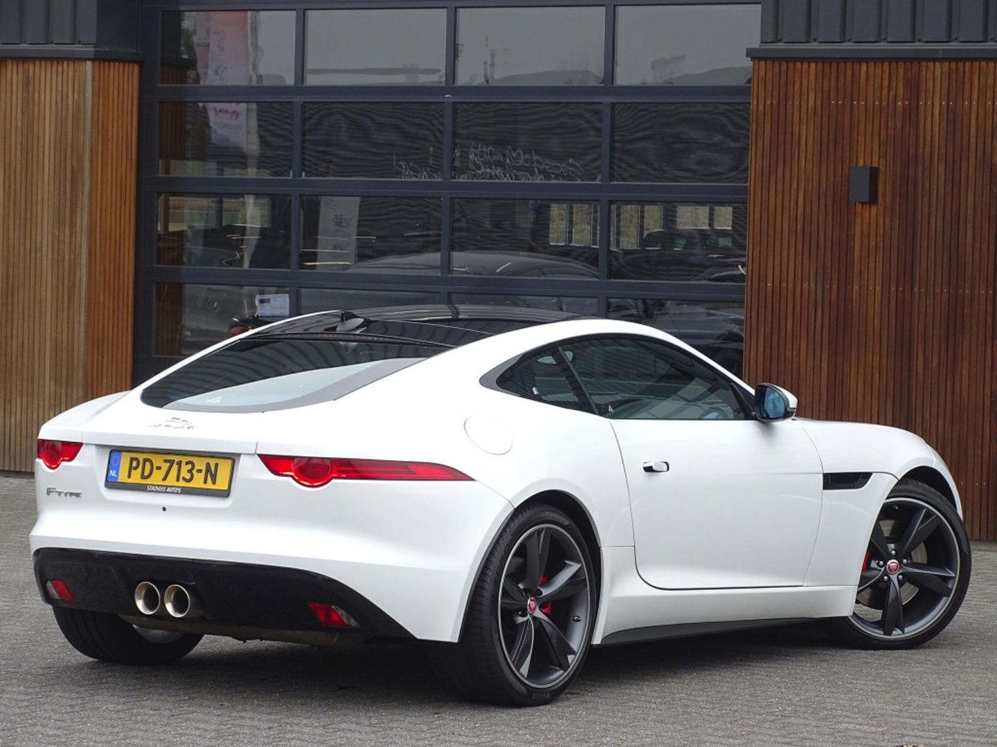 Jaguar F-Type 3.0 V6 Supercharged 400PK Coupé / carbon *NAP*