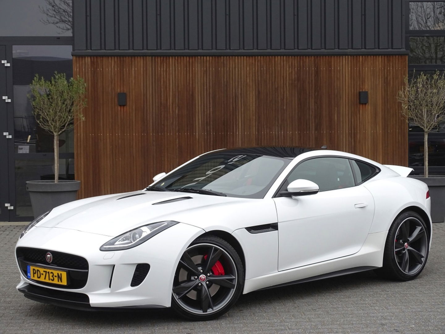Jaguar F-Type 3.0 V6 Supercharged 400PK Coupé / carbon *NAP*
