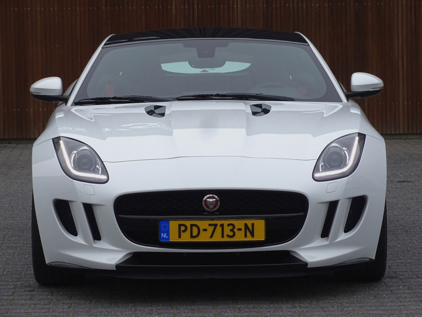 Jaguar F-Type 3.0 V6 Supercharged 400PK Coupé / carbon *NAP*