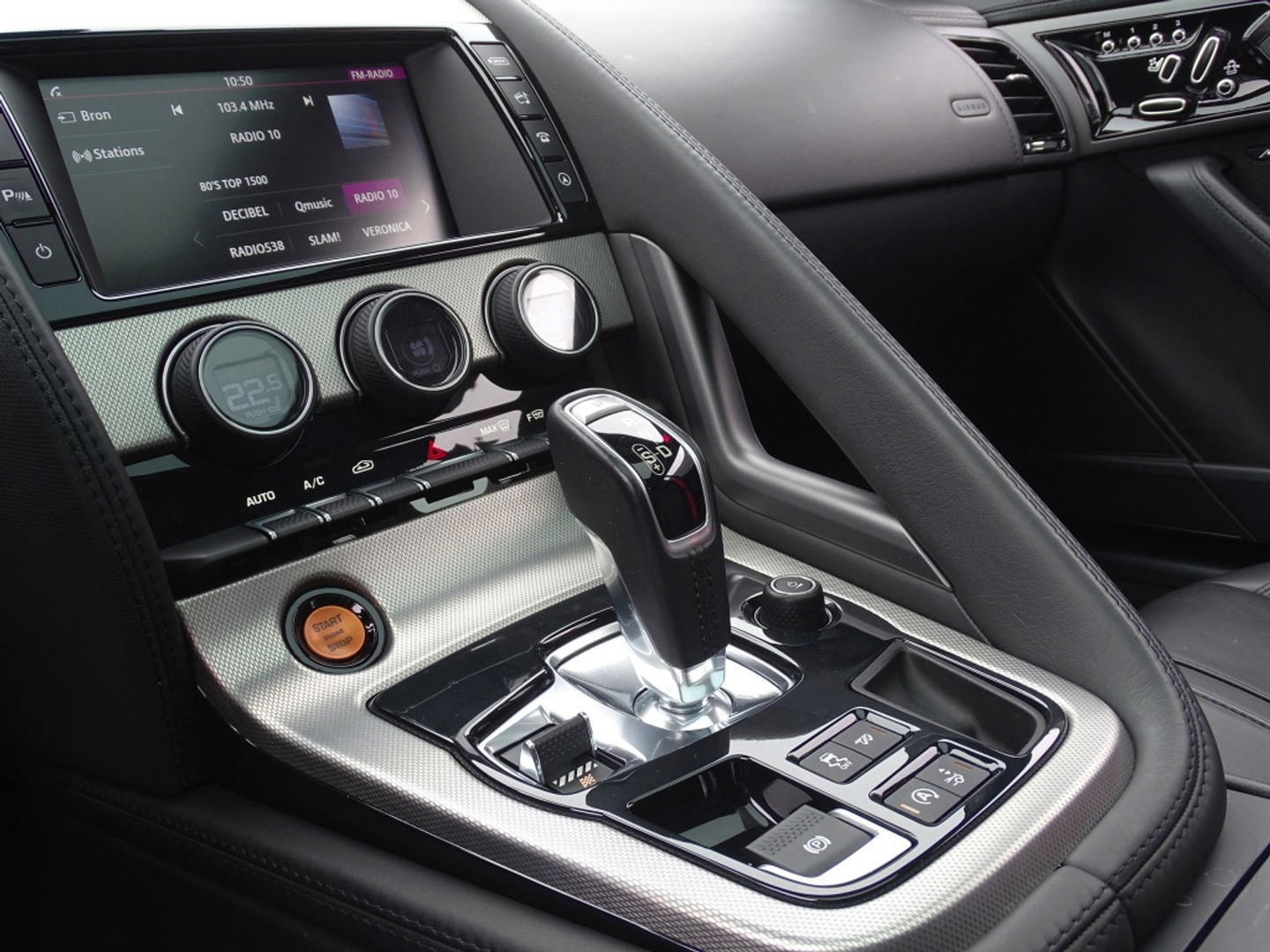 Jaguar F-Type 3.0 V6 Supercharged 400PK Coupé / carbon *NAP*