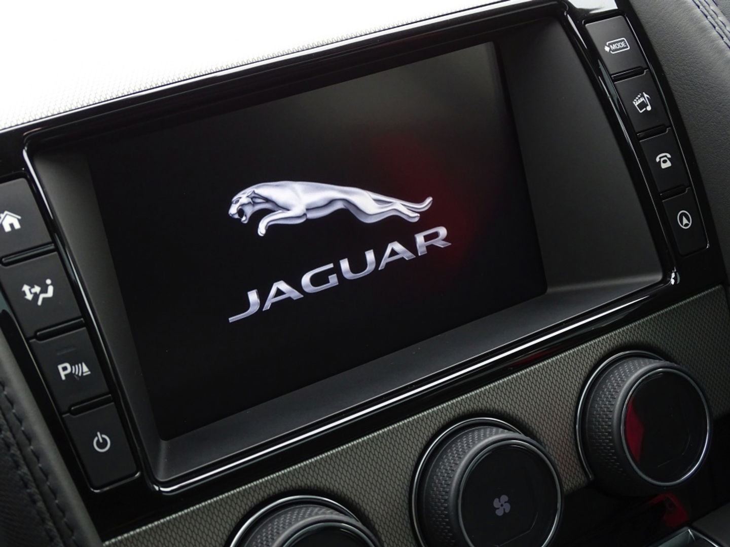 Jaguar F-Type 3.0 V6 Supercharged 400PK Coupé / carbon *NAP*