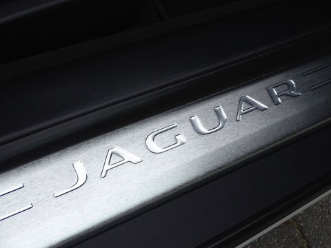 Jaguar F-Type 3.0 V6 Supercharged 400PK Coupé / carbon *NAP*