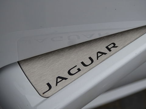 Jaguar F-Type 3.0 V6 Supercharged 400PK Coupé / carbon *NAP*