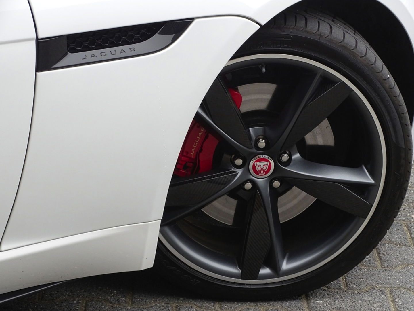 Jaguar F-Type 3.0 V6 Supercharged 400PK Coupé / carbon *NAP*