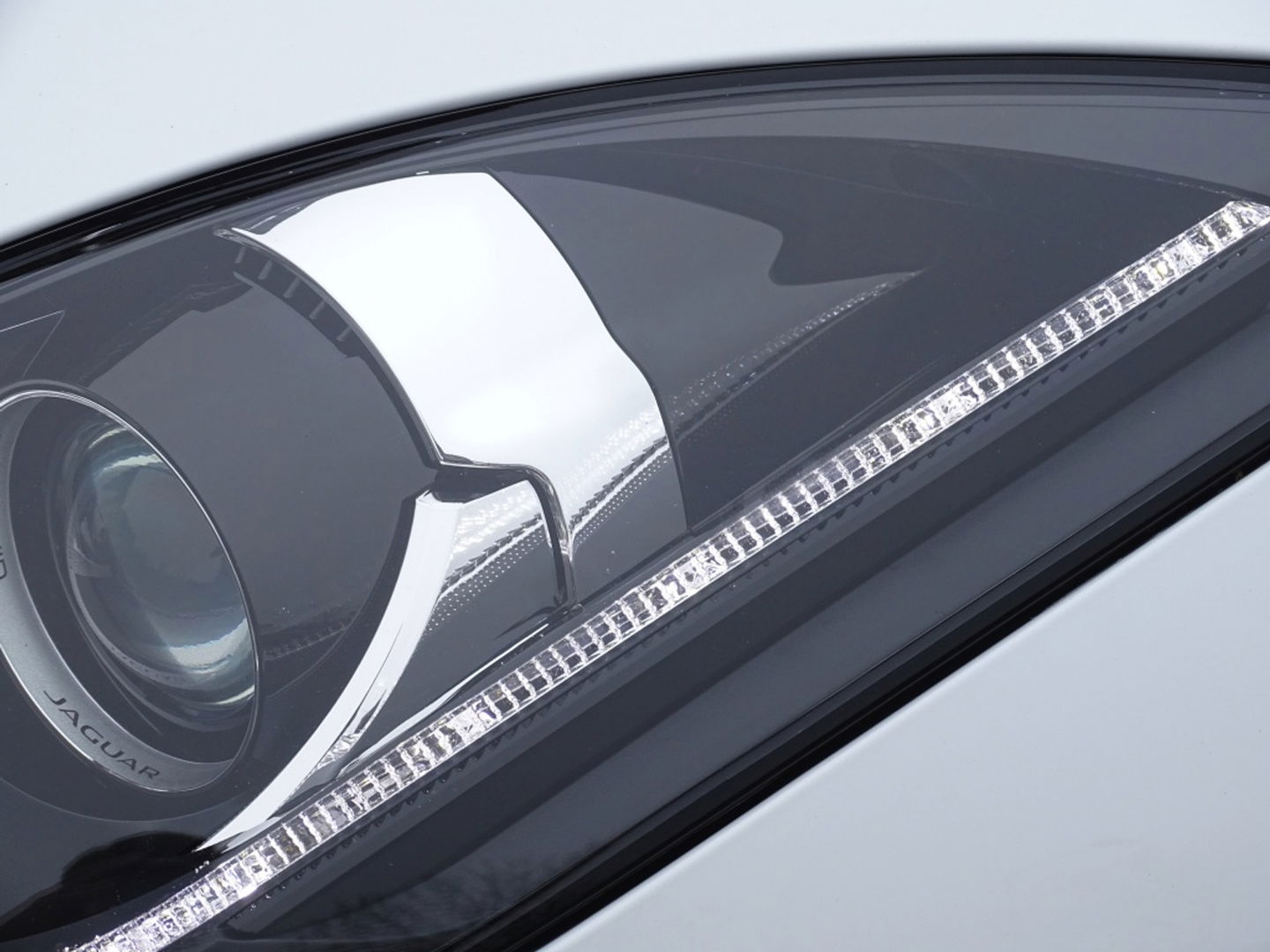 Jaguar F-Type 3.0 V6 Supercharged 400PK Coupé / carbon *NAP*