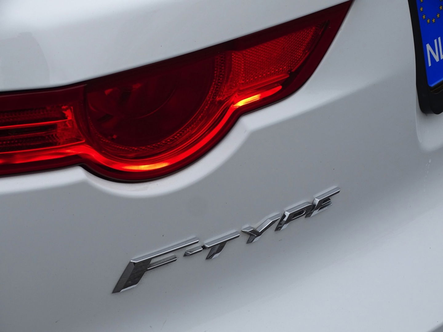 Jaguar F-Type 3.0 V6 Supercharged 400PK Coupé / carbon *NAP*