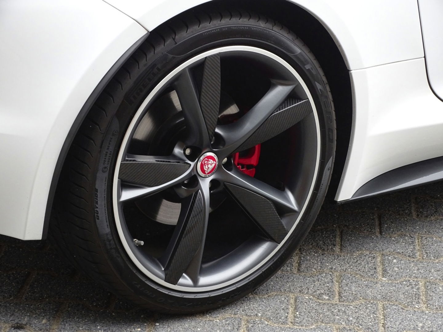 Jaguar F-Type 3.0 V6 Supercharged 400PK Coupé / carbon *NAP*