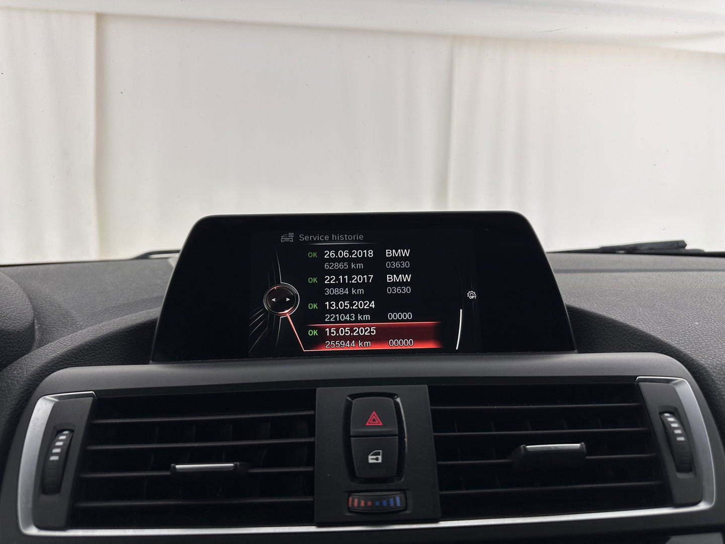 BMW 2 Serie Coupé 220d xDrive Executive M-Sportpack Aut. *XENON | HEATED-SPORTSEATS | HARMAN/KARDON | KEYLESS | NAVI-FULLMAP | PRIVACY-GLASS | SHIFT-PADDLES | ECC | PDC | CRUISE | 18''ALU*