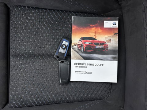 BMW 2 Serie Coupé 220d xDrive Executive M-Sportpack Aut. *XENON | HEATED-SPORTSEATS | HARMAN/KARDON | KEYLESS | NAVI-FULLMAP | PRIVACY-GLASS | SHIFT-PADDLES | ECC | PDC | CRUISE | 18''ALU*