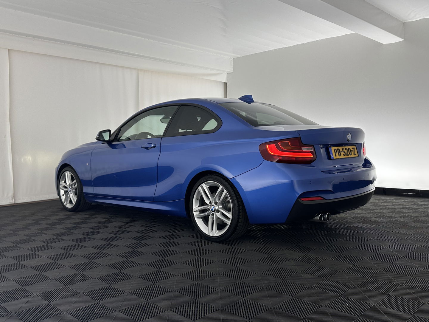 BMW 2 Serie Coupé 220d xDrive Executive M-Sportpack Aut. *XENON | HEATED-SPORTSEATS | HARMAN/KARDON | KEYLESS | NAVI-FULLMAP | PRIVACY-GLASS | SHIFT-PADDLES | ECC | PDC | CRUISE | 18''ALU*