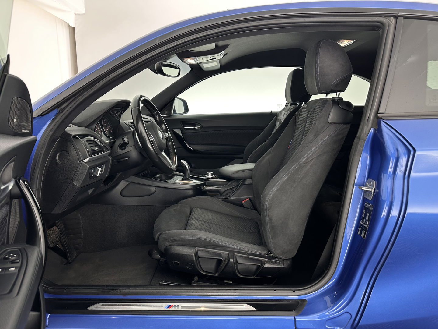 BMW 2 Serie Coupé 220d xDrive Executive M-Sportpack Aut. *XENON | HEATED-SPORTSEATS | HARMAN/KARDON | KEYLESS | NAVI-FULLMAP | PRIVACY-GLASS | SHIFT-PADDLES | ECC | PDC | CRUISE | 18''ALU*