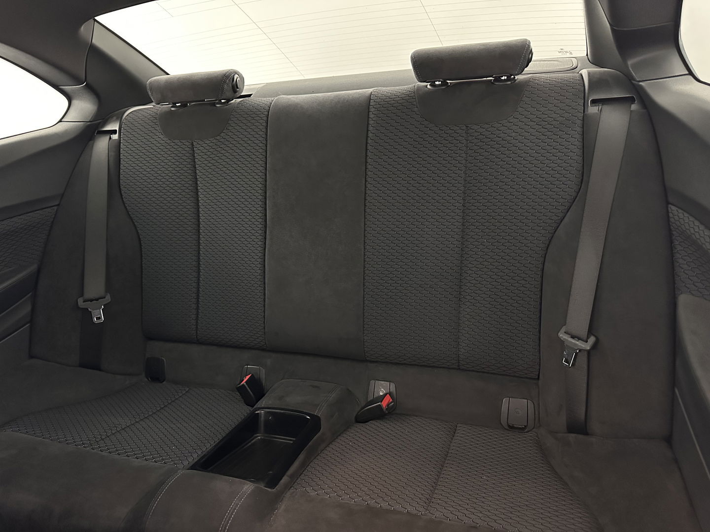 BMW 2 Serie Coupé 220d xDrive Executive M-Sportpack Aut. *XENON | HEATED-SPORTSEATS | HARMAN/KARDON | KEYLESS | NAVI-FULLMAP | PRIVACY-GLASS | SHIFT-PADDLES | ECC | PDC | CRUISE | 18''ALU*