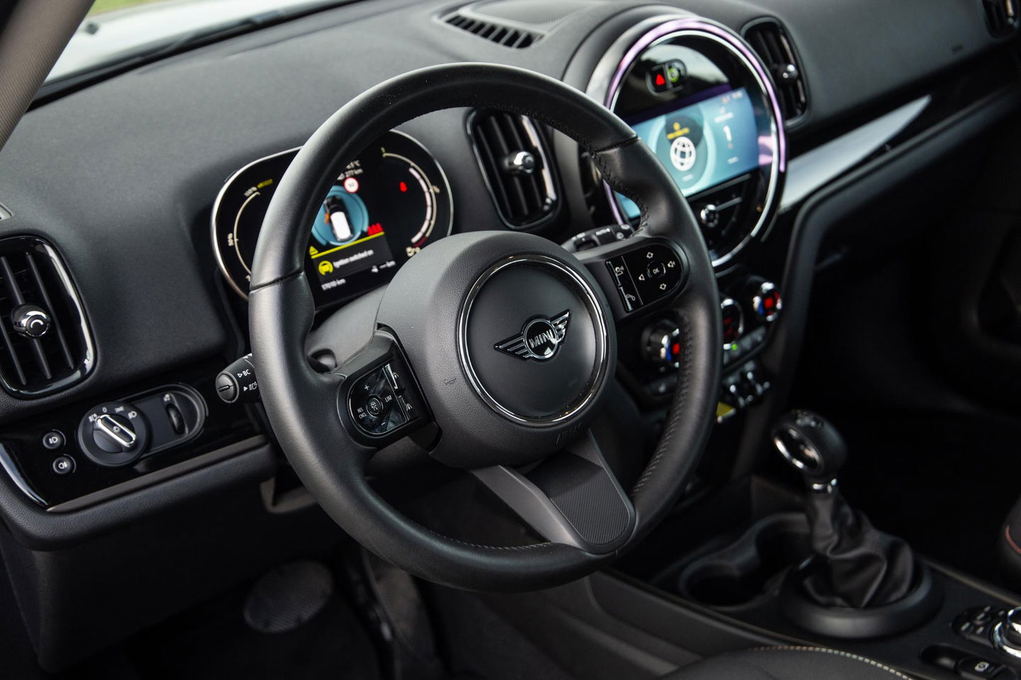 MINI Countryman 1.5 Cooper S E ALL4 Essential CAMERA / NAVI / CARPLAY / AIRCO / ZWART / STOELVERWARMING
