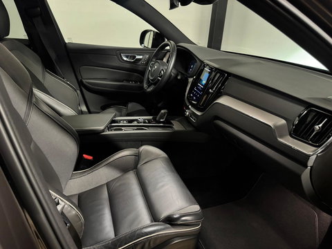 Volvo XC60 2.0 T6 Plug-in hybrid AWD R-Design PANO KEYLESS