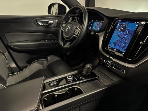 Volvo XC60 2.0 T6 Plug-in hybrid AWD R-Design PANO KEYLESS