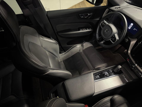 Volvo XC60 2.0 T6 Plug-in hybrid AWD R-Design PANO KEYLESS