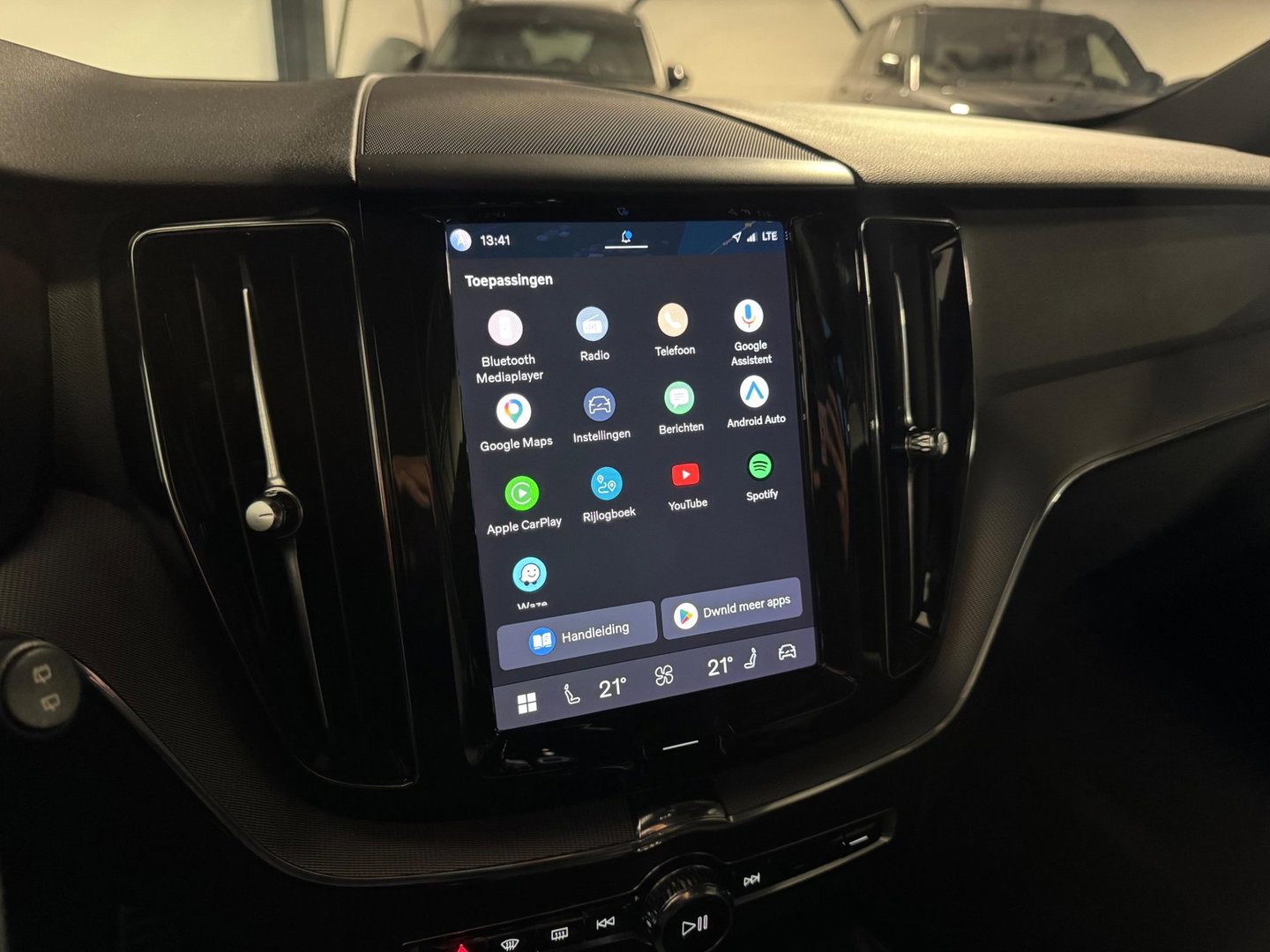 Volvo XC60 2.0 T6 Plug-in hybrid AWD R-Design PANO KEYLESS