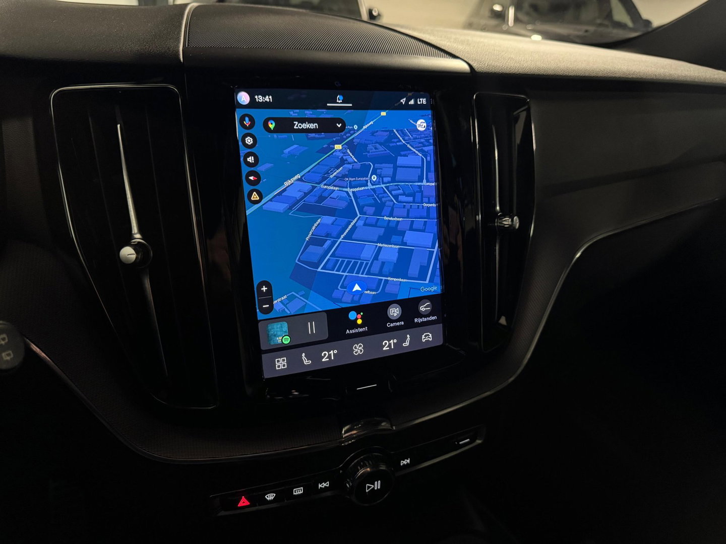 Volvo XC60 2.0 T6 Plug-in hybrid AWD R-Design PANO KEYLESS