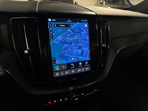 Volvo XC60 2.0 T6 Plug-in hybrid AWD R-Design PANO KEYLESS