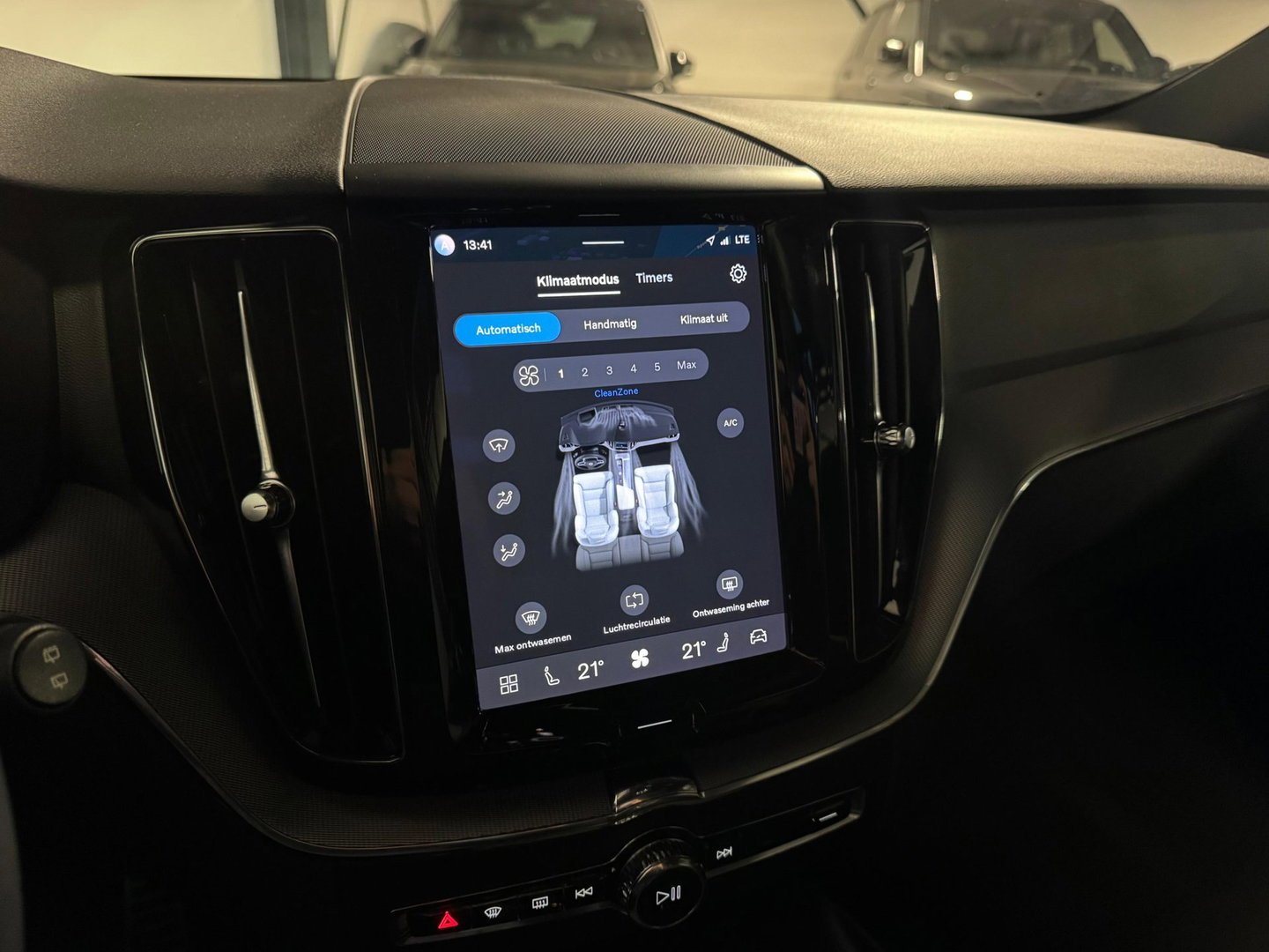 Volvo XC60 2.0 T6 Plug-in hybrid AWD R-Design PANO KEYLESS