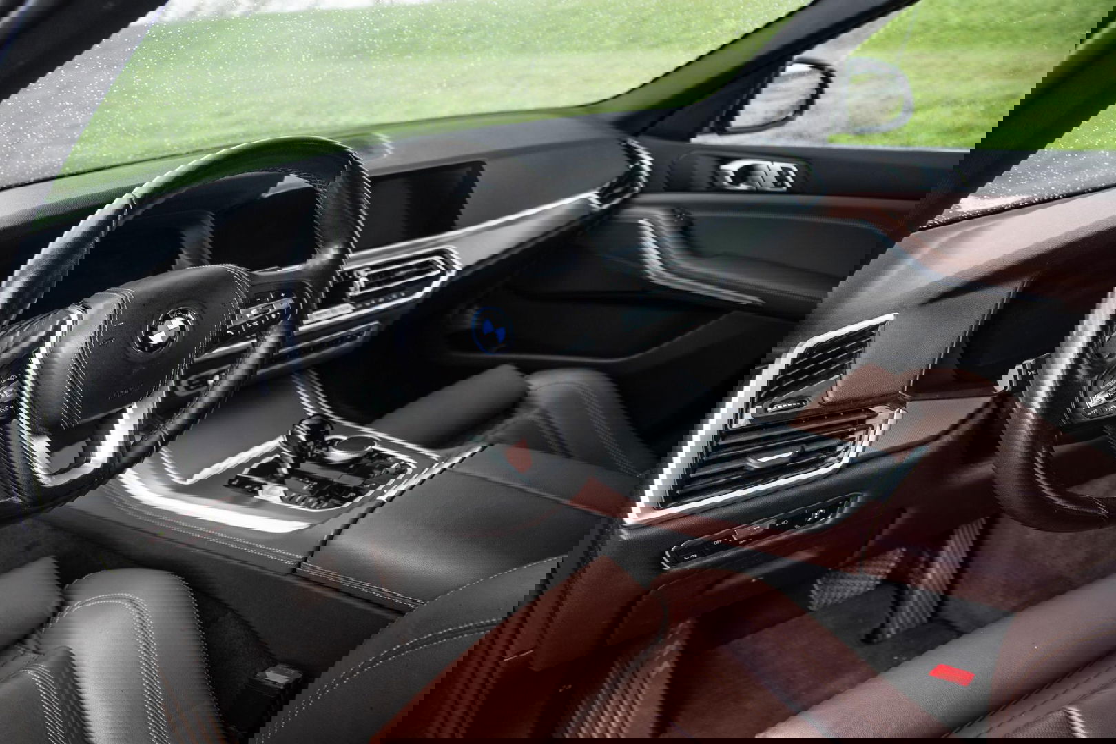 BMW X5 xDrive45e CARPLAY  / CAMERA / DEALER ONDERHOUDEN / BRUIN LEER / STOELVERWARMING