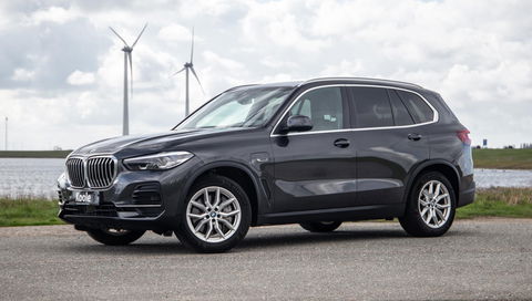BMW X5 xDrive45e CARPLAY  / CAMERA / DEALER ONDERHOUDEN / BRUIN LEER / STOELVERWARMING