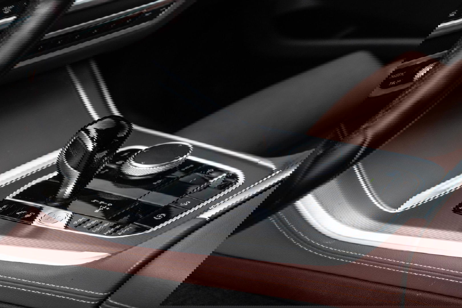 BMW X5 xDrive45e CARPLAY  / CAMERA / DEALER ONDERHOUDEN / BRUIN LEER / STOELVERWARMING