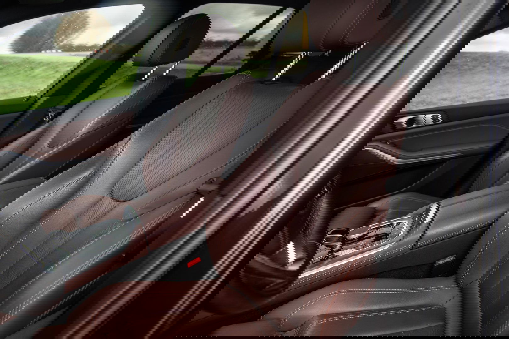 BMW X5 xDrive45e CARPLAY  / CAMERA / DEALER ONDERHOUDEN / BRUIN LEER / STOELVERWARMING