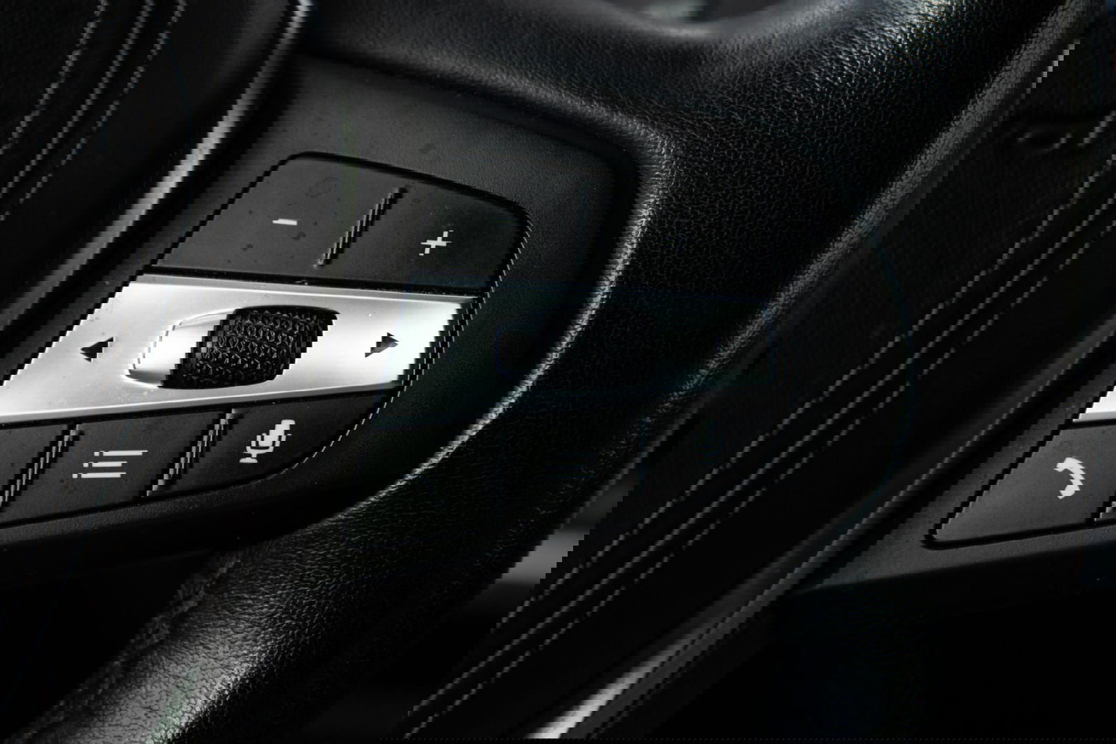 BMW X5 xDrive45e CARPLAY  / CAMERA / DEALER ONDERHOUDEN / BRUIN LEER / STOELVERWARMING