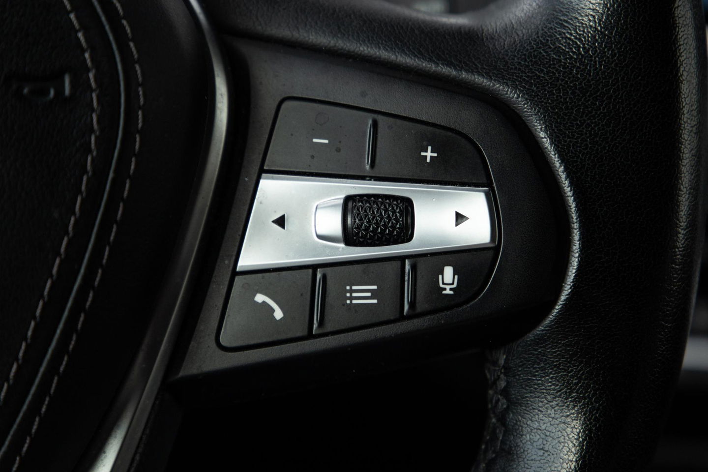 BMW X5 xDrive45e CARPLAY  / CAMERA / DEALER ONDERHOUDEN / BRUIN LEER / STOELVERWARMING