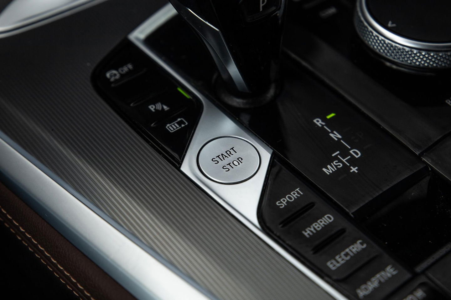 BMW X5 xDrive45e CARPLAY  / CAMERA / DEALER ONDERHOUDEN / BRUIN LEER / STOELVERWARMING