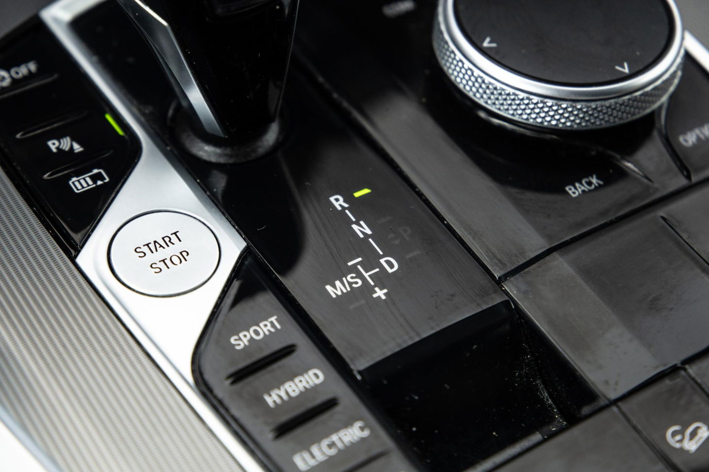 BMW X5 xDrive45e CARPLAY  / CAMERA / DEALER ONDERHOUDEN / BRUIN LEER / STOELVERWARMING