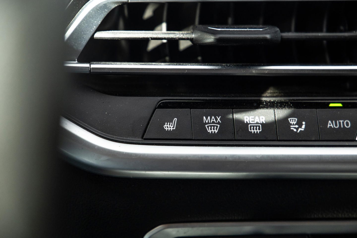 BMW X5 xDrive45e CARPLAY  / CAMERA / DEALER ONDERHOUDEN / BRUIN LEER / STOELVERWARMING