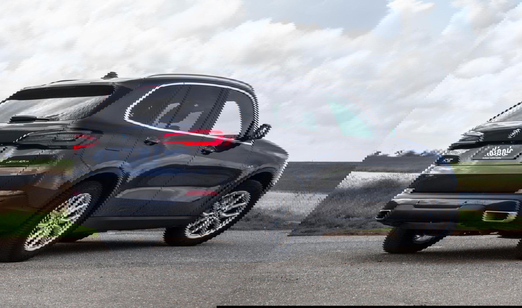 BMW X5 xDrive45e CARPLAY  / CAMERA / DEALER ONDERHOUDEN / BRUIN LEER / STOELVERWARMING