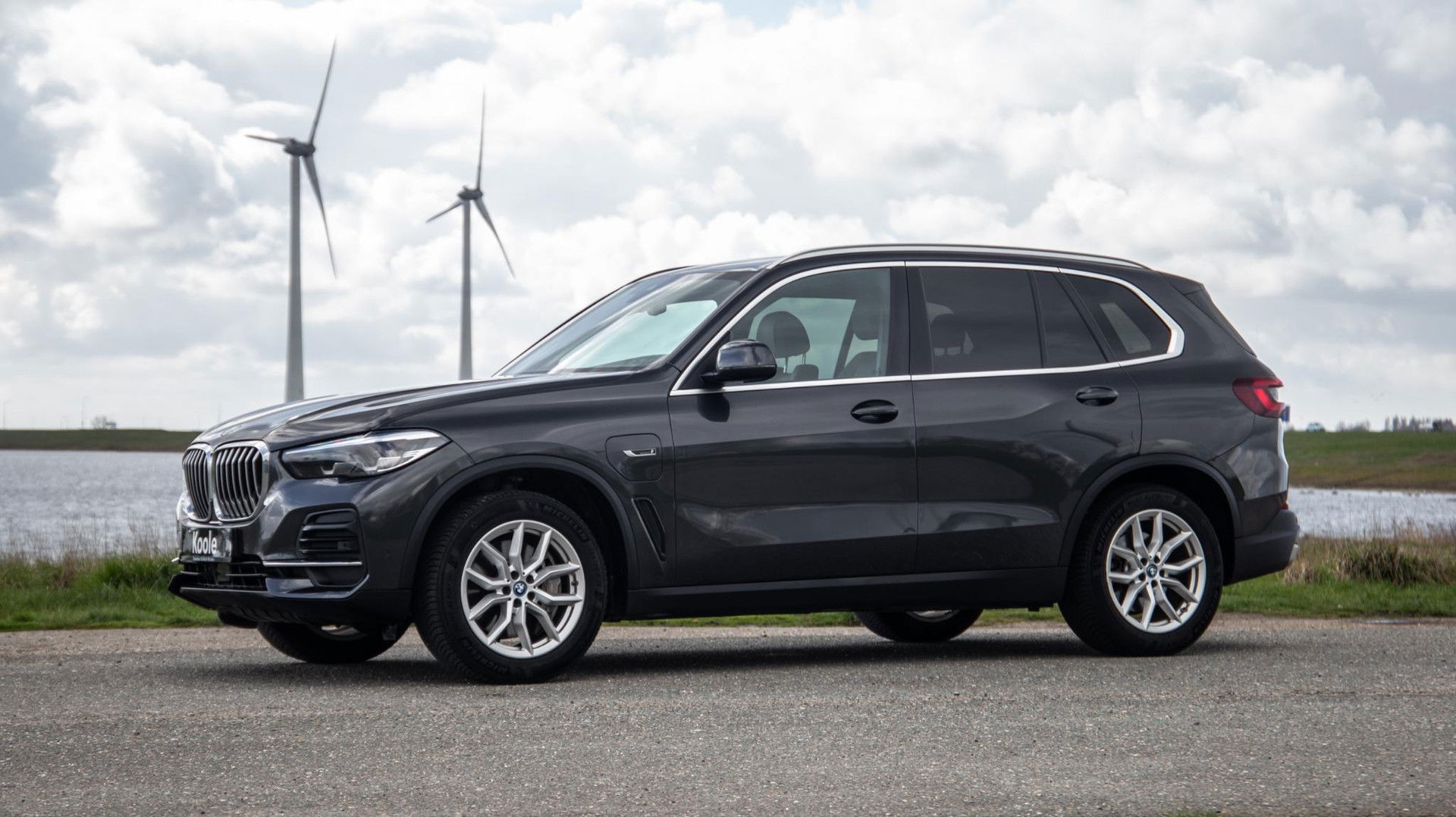BMW X5 xDrive45e CARPLAY  / CAMERA / DEALER ONDERHOUDEN / BRUIN LEER / STOELVERWARMING
