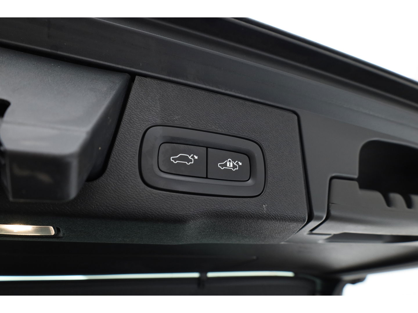 Volvo XC60 2.0 T5 AWD Inscription | Luchtvering | ACC | Trekhaak 2400KG | Blis | Camera | Leer |