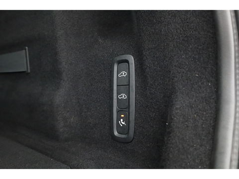 Volvo XC60 2.0 T5 AWD Inscription | Luchtvering | ACC | Trekhaak 2400KG | Blis | Camera | Leer |