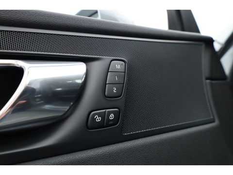 Volvo XC60 2.0 T5 AWD Inscription | Luchtvering | ACC | Trekhaak 2400KG | Blis | Camera | Leer |