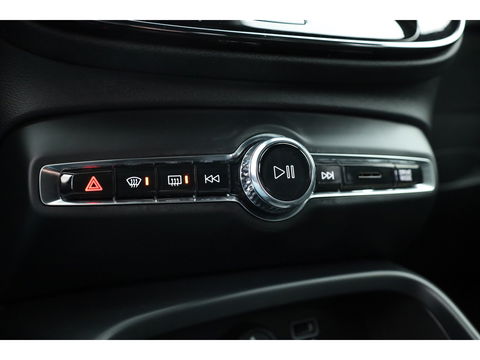 Volvo XC40 1.5 T5 Plug-in hybrid Core Bright | Adap. Cruise | Stoel+  stuurverw. | Dodehoek | Camera | 19 inch |