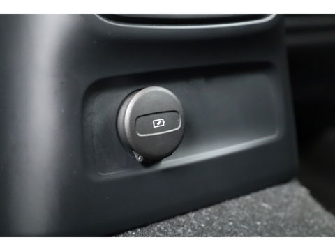 Volvo XC40 1.5 T5 Plug-in hybrid Core Bright | Adap. Cruise | Stoel+  stuurverw. | Dodehoek | Camera | 19 inch |