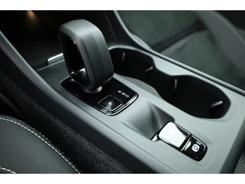 Volvo XC40 1.5 T5 Plug-in hybrid Core Bright | Adap. Cruise | Stoel+  stuurverw. | Dodehoek | Camera | 19 inch |