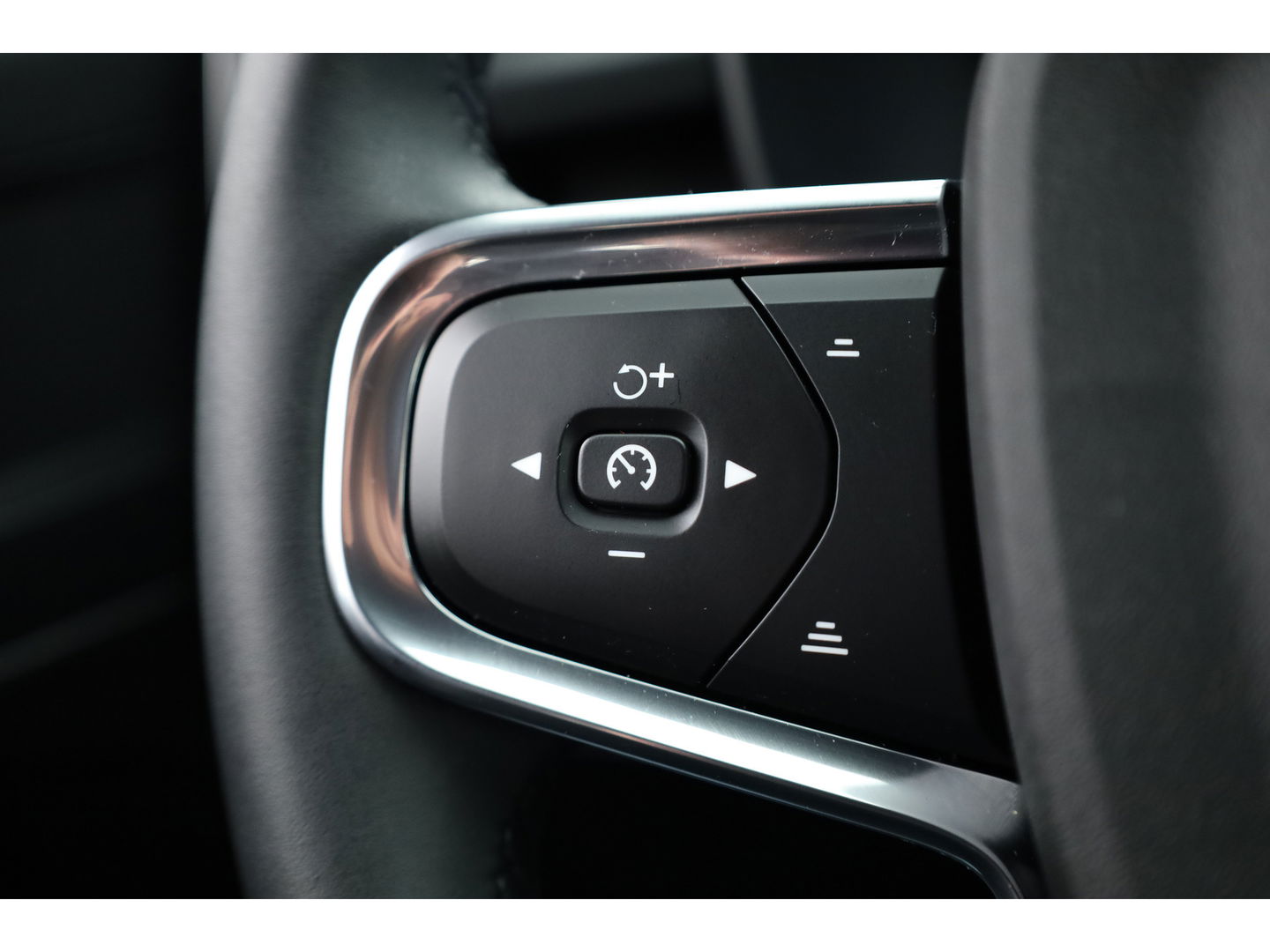 Volvo XC40 1.5 T5 Plug-in hybrid Core Bright | Adap. Cruise | Stoel+  stuurverw. | Dodehoek | Camera | 19 inch |