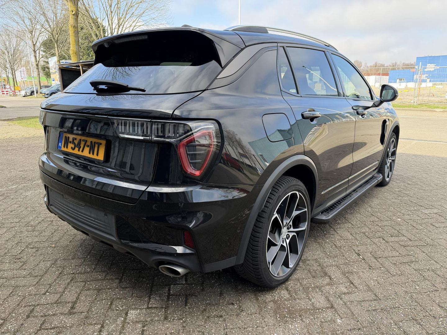 Lynk & Co 01 1.5 zwart l sidebar l camera