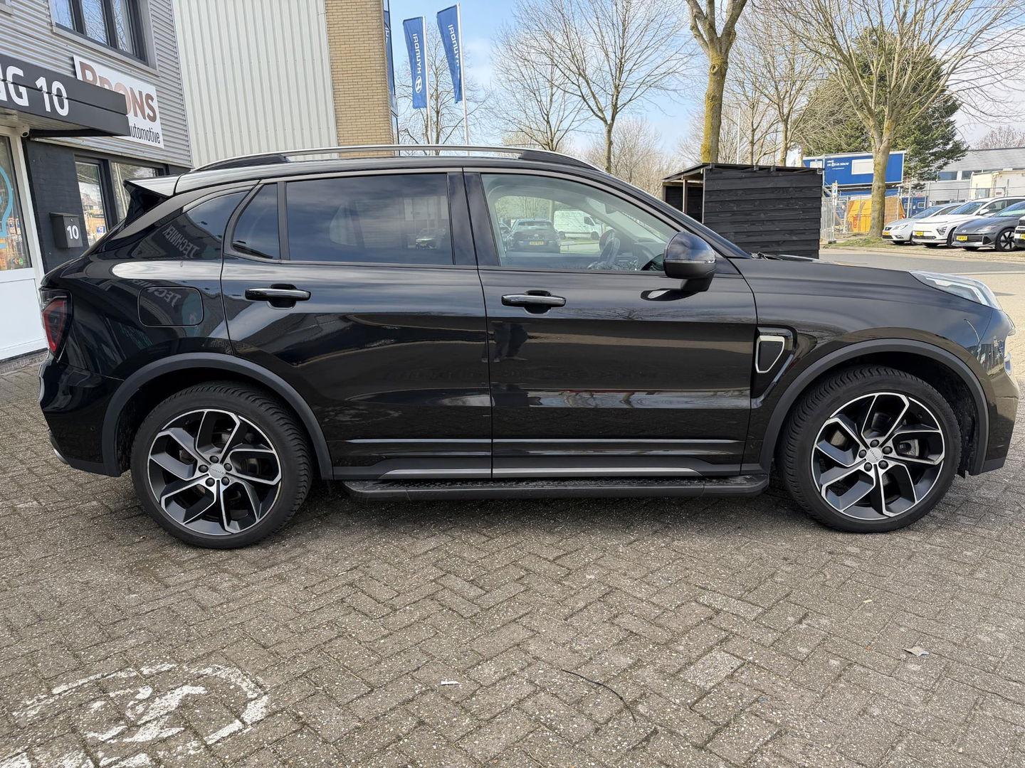 Lynk & Co 01 1.5 zwart l sidebar l camera